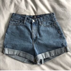 NWOT BDG mom shorts